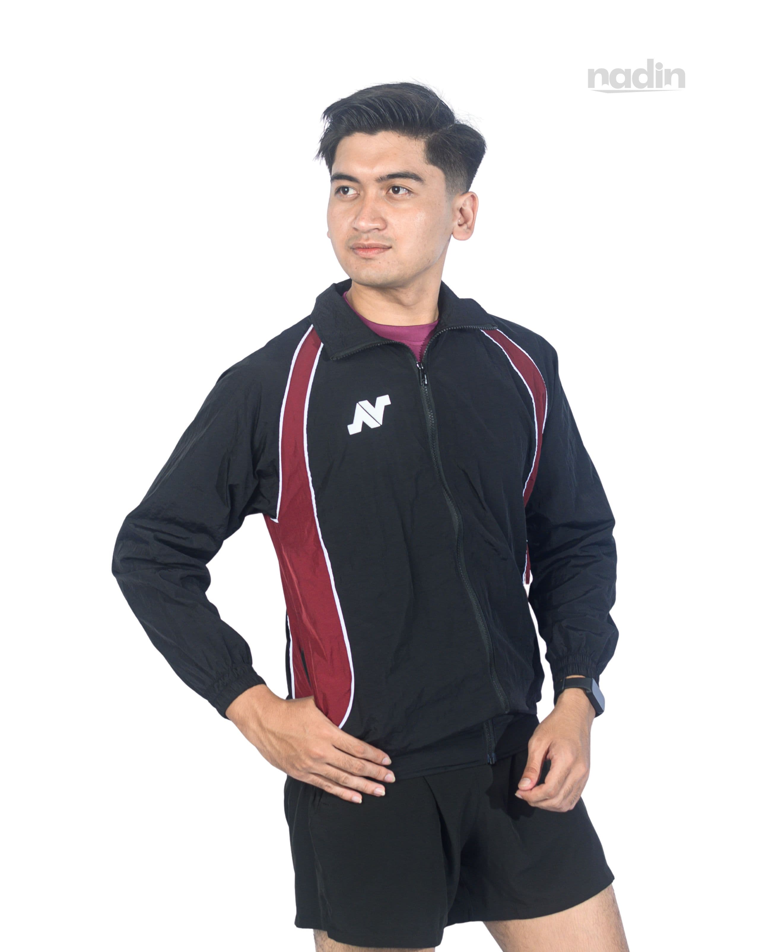 Jaket Olahraga Pria Hitam Maroon Zipper thumbnail 1
